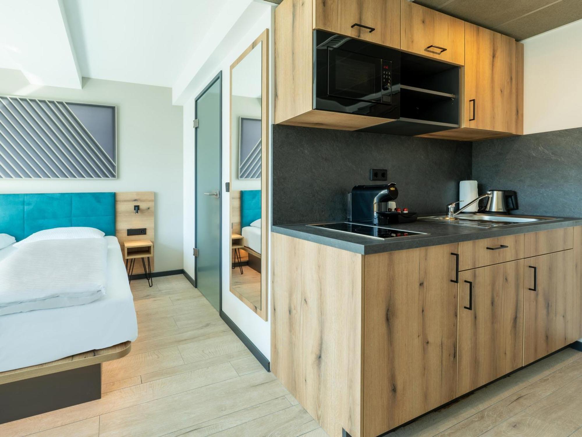 B&B Hotel Albstadt-Hbf Dış mekan fotoğraf