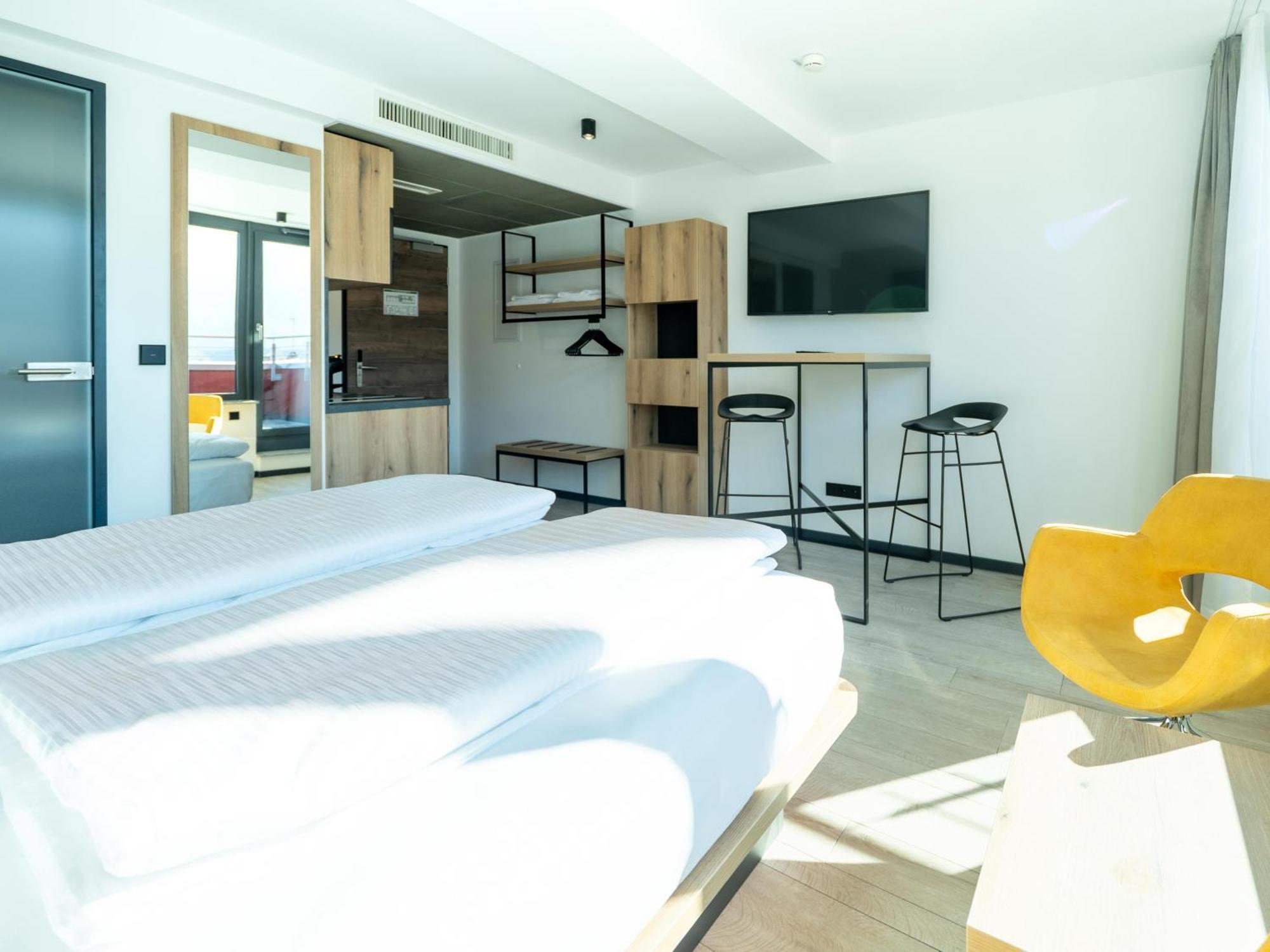 B&B Hotel Albstadt-Hbf Dış mekan fotoğraf