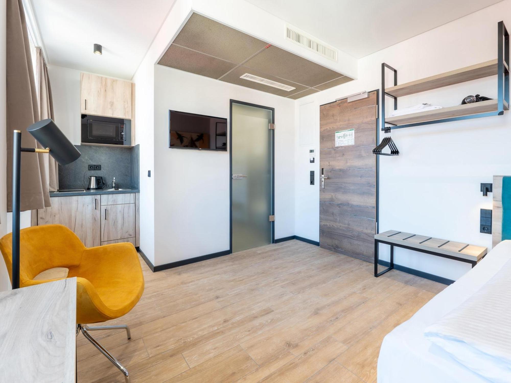 B&B Hotel Albstadt-Hbf Dış mekan fotoğraf